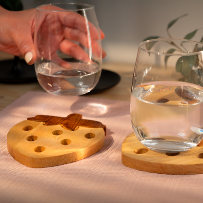 KNICK-KNACK:STRAWBERRY COASTERS (set of two)