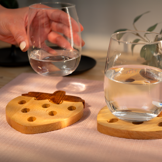 KNICK-KNACK:STRAWBERRY COASTERS (set of two)